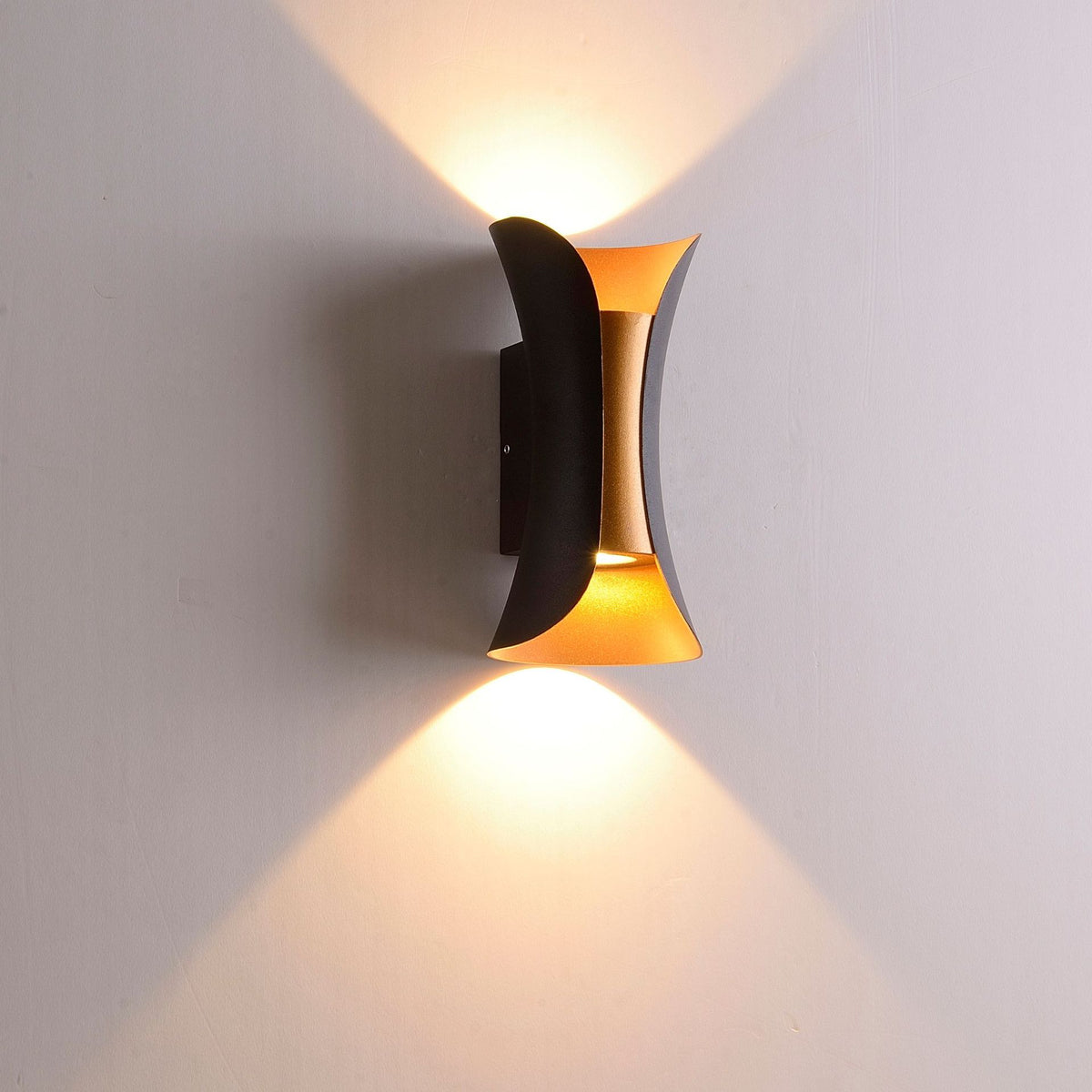 Modern Outdoor Wall Lamp